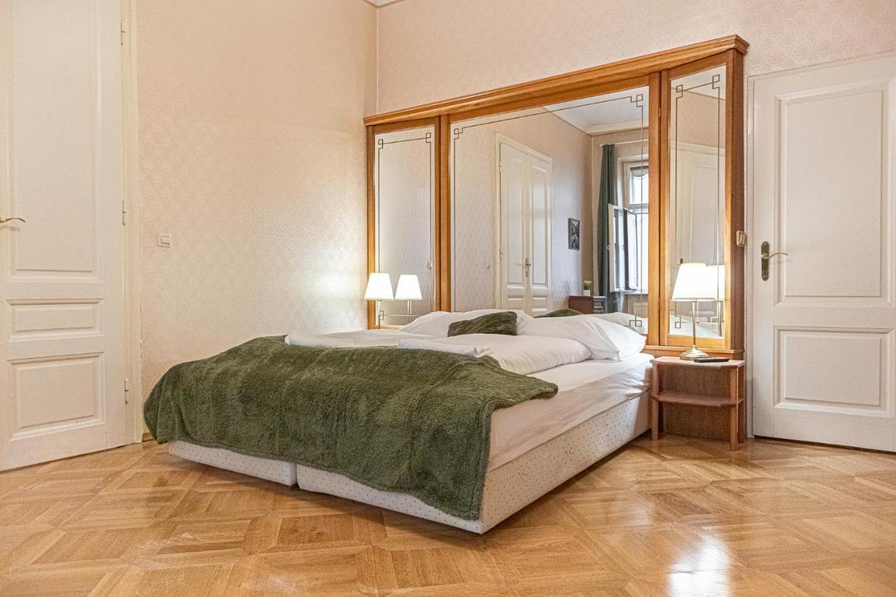 Apartament Friendly 4br Shared Apt- Near Downtown